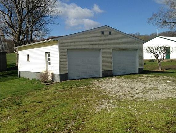 2nd image of 8890 Chandlersville Rd