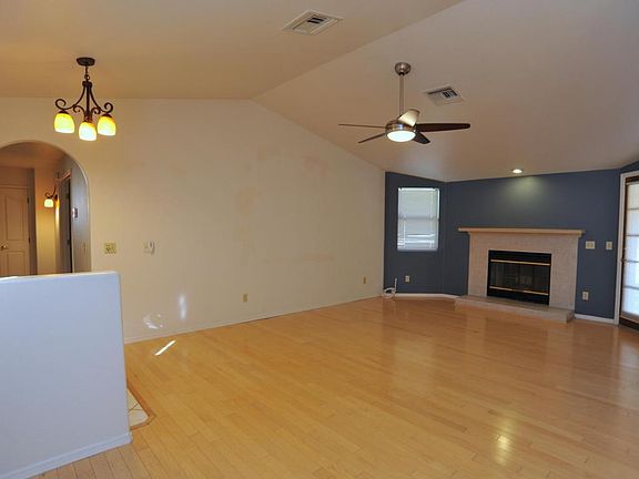 5th image of 4743 N Mayfair Cir