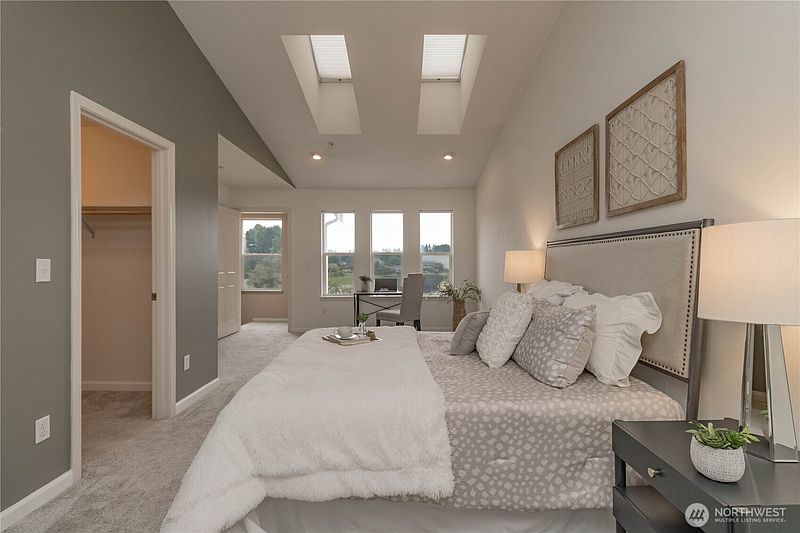 4th image of 2311 Milton Way #E
