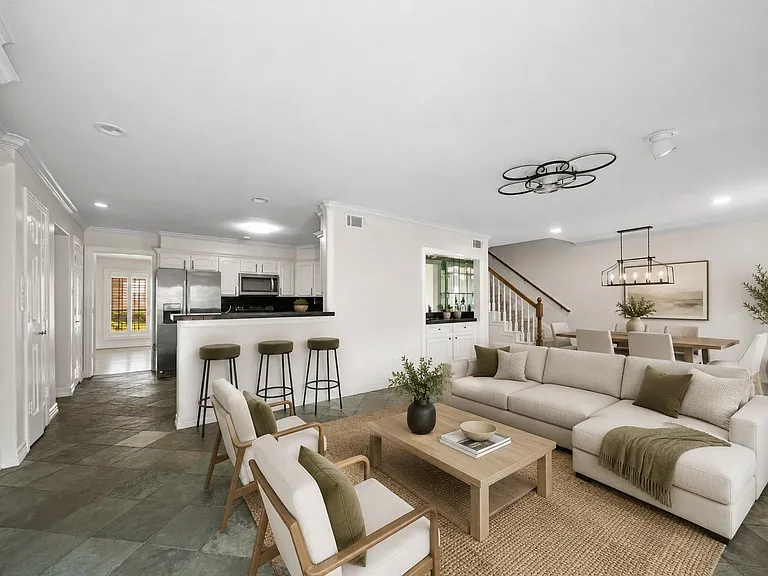 1573 W Sam Houston Pkwy S — Photo 20