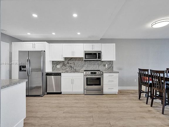 4th image of 1301 Miami Gardens Dr APT 624W
