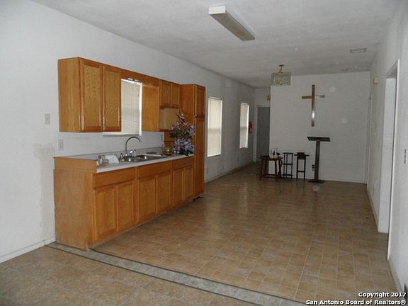5th image of 807 Potomac