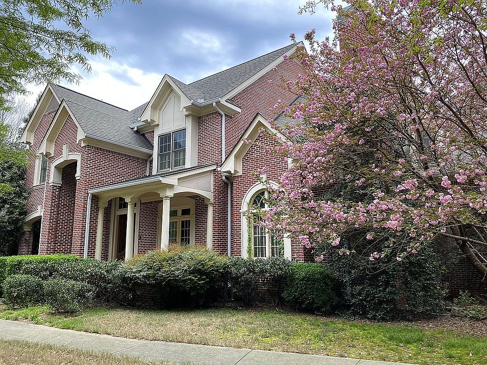 1st image of 10605 N Edgewater Pl