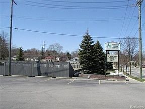 2nd image of 300 E Huron St