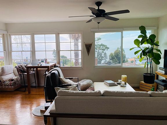 Living RM looking toward the ocean