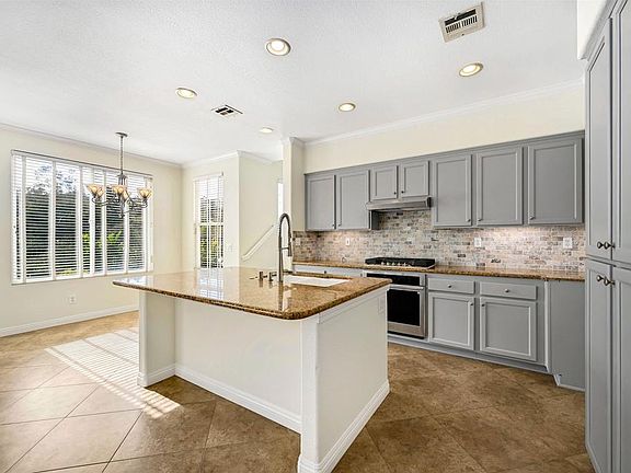 5th image of 12204 Pepper Tree Ln