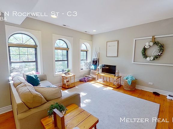 3rd image of 6300 N Rockwell St #C3