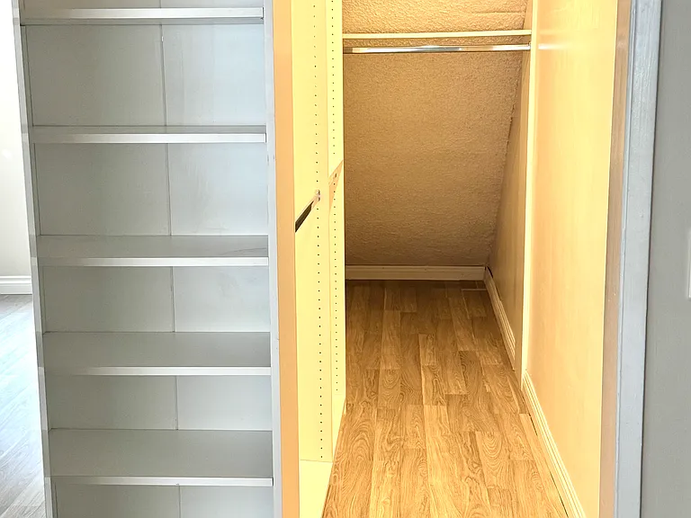 1040 N Laurel Ave #1 — Photo 16