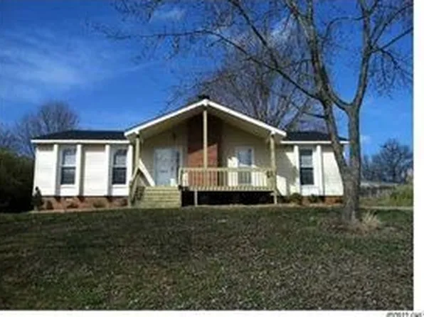 1942 Oak Hollow Rd, Gastonia, NC 28054