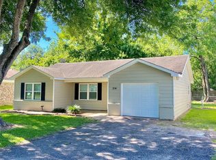 214 E Dumble St, Alvin, TX 77511