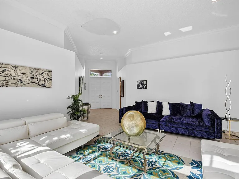 4553 Barclay Fair Way — Photo 10