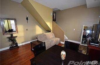 2nd image of 2005 Lynch St