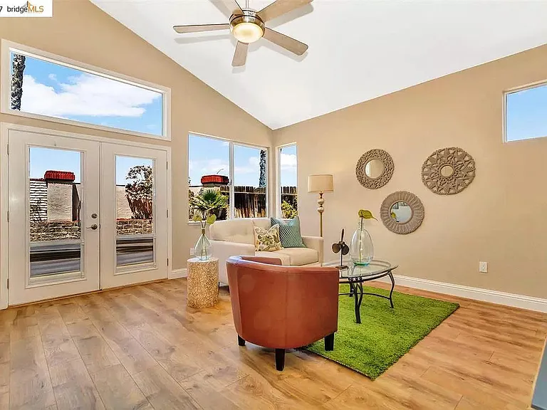 4724 Cove Ln — Photo 13