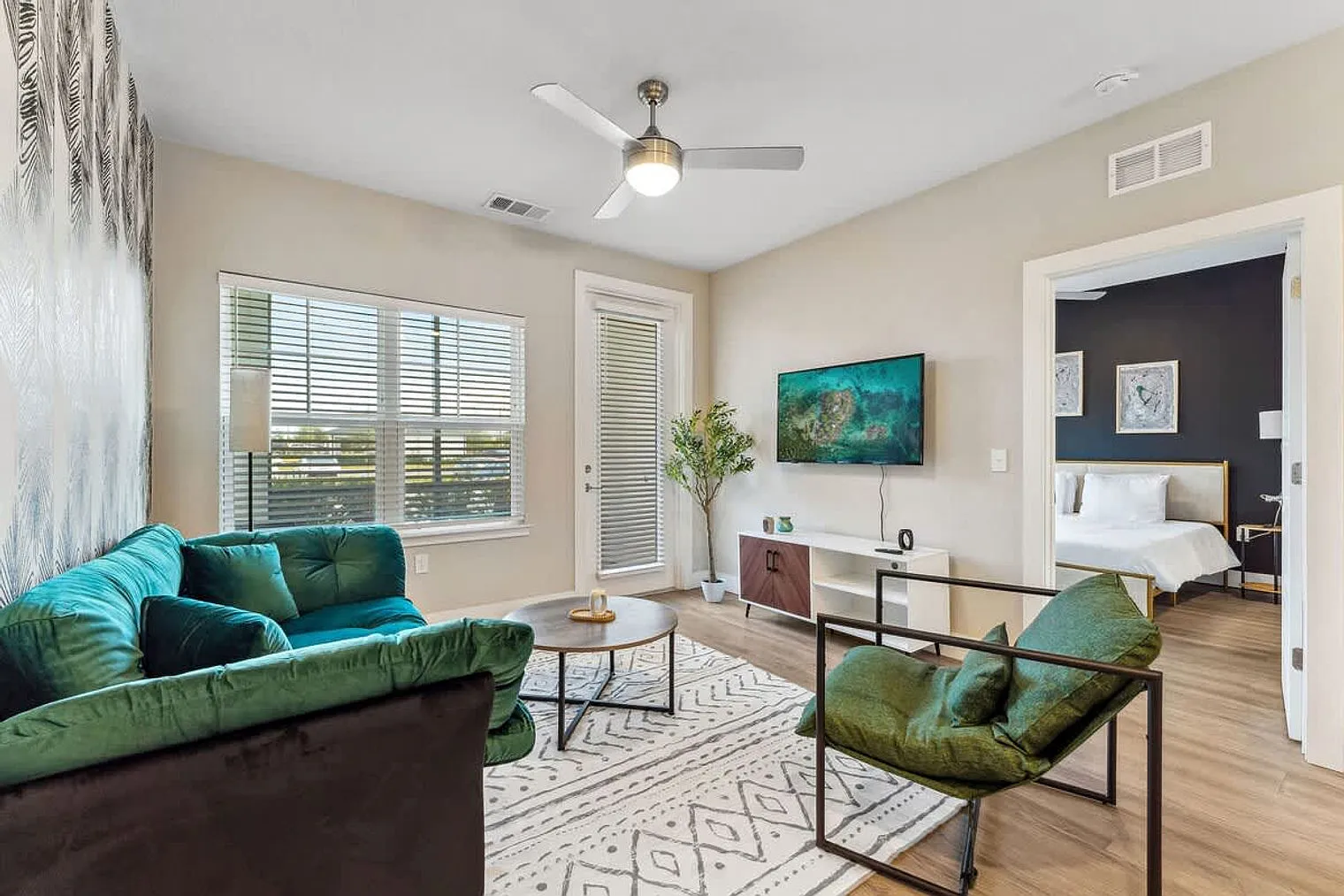 1 bed, 1.0 bath, $3,869 — Photo 4