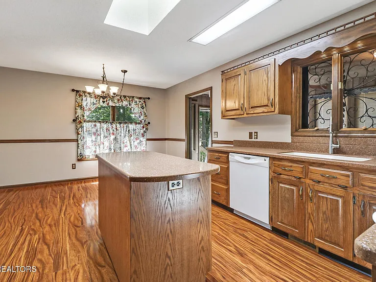 101 Walden Ridge Dr — Photo 20