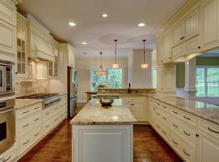 573 Foothill Rd, Bridgewater, NJ 08807