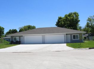 9 Reserve Ct, Garner, IA 50438