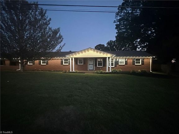 5th image of 3025 Hickory Tree Rd