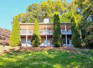 76 Oak Ridge Rd, Brasstown, NC 28902