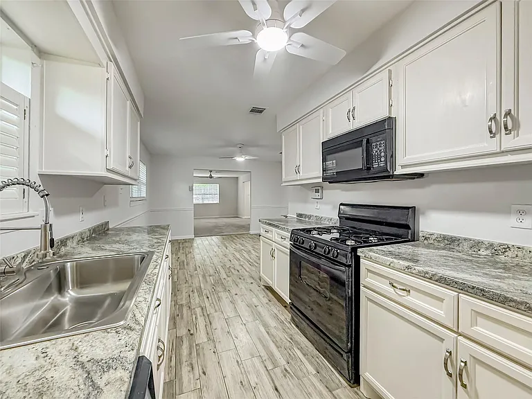 3514 Valerie Ln — Photo 7