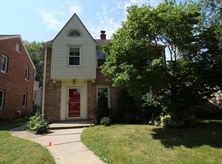 5655 N Bethmaur Ln, Glendale, WI 53209