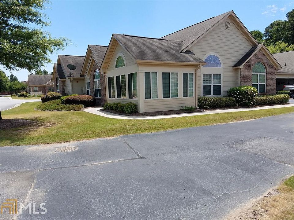 1st image of 1700 Silver Summit Dr SE