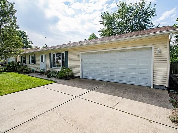 3rd image of 174 Summit Ave