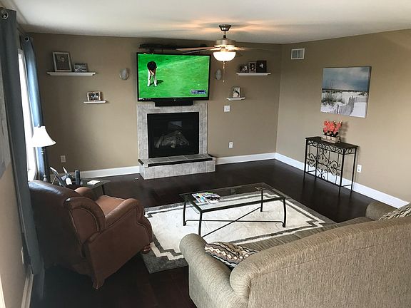 4th image of 735 Meadowbrook Ln