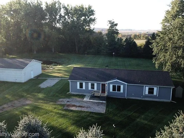 7358 Lyons Rd, Imlay City, MI 48444