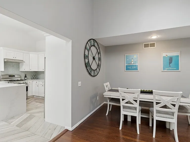 102 Sycamore Dr — Photo 13
