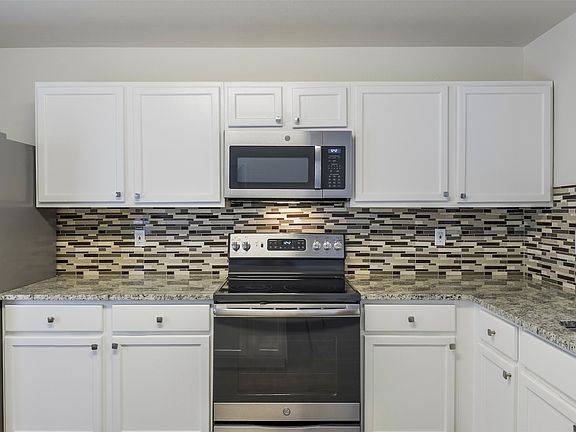 5th image of 909 Anvil Creek Dr