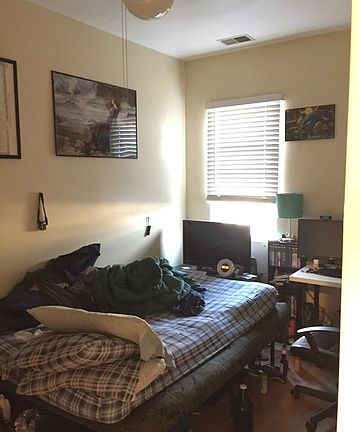 5th image of 2649 N Avers Ave