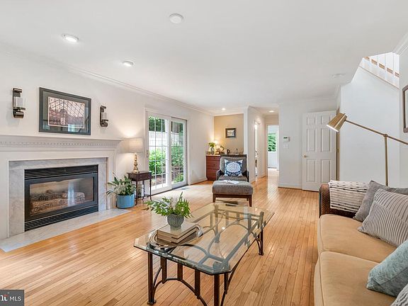 3rd image of 600 Brownstone Dr