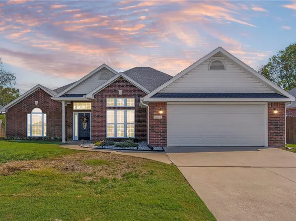 1211 N Oriole Ave, Rogers, AR 72756
