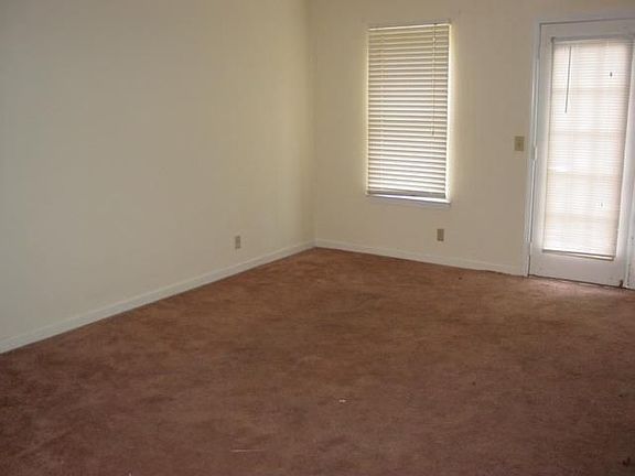 3rd image of 2717 Edge O Lake Dr
