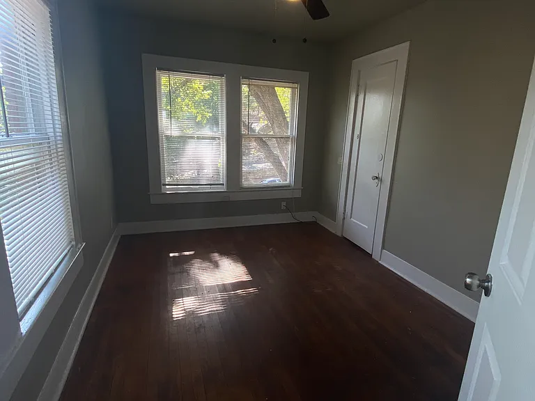 2714 Whitis Ave #A — Photo 38