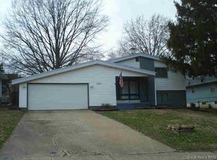 2307 Chatham Rd, Springfield, IL 62704