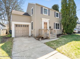 820 Chittenden Dr, East Lansing, MI 48823