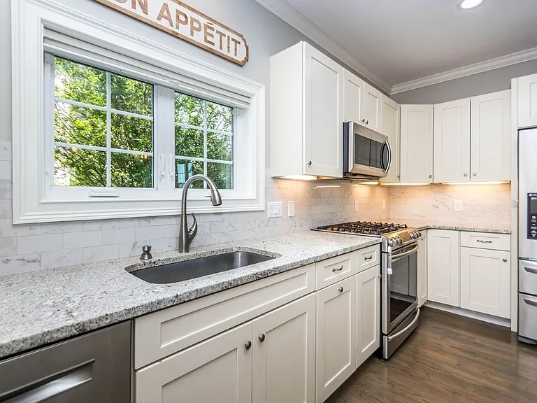 85 Oak St #1 — Photo 5