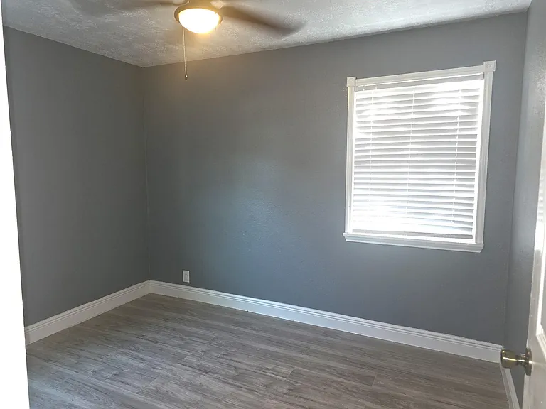 9330 Chesterfield Dr — Photo 11