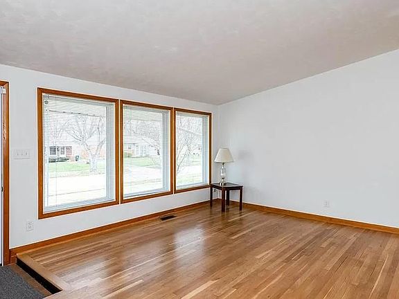 5th image of 3113A Delaney St