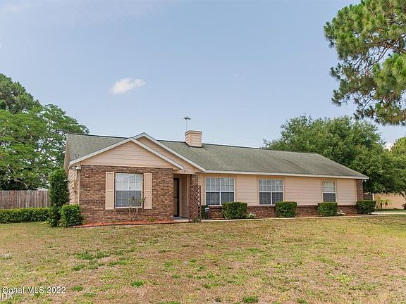 2nd image of 2982 Crystal Ct