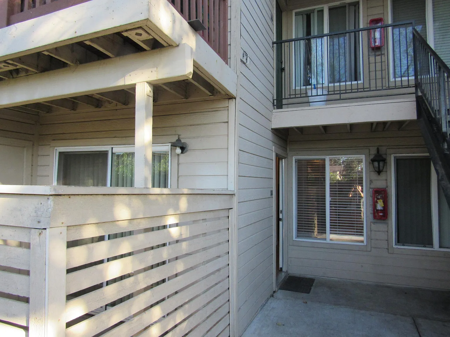 2 bed, 1.5 bath, 830 sqft, $1,850 — Photo 3