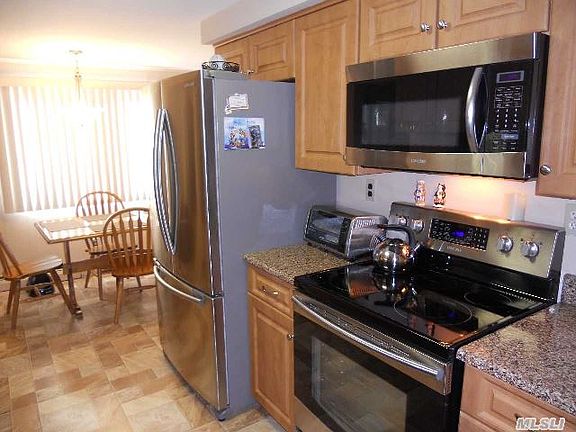 3rd image of 30 Hewes St