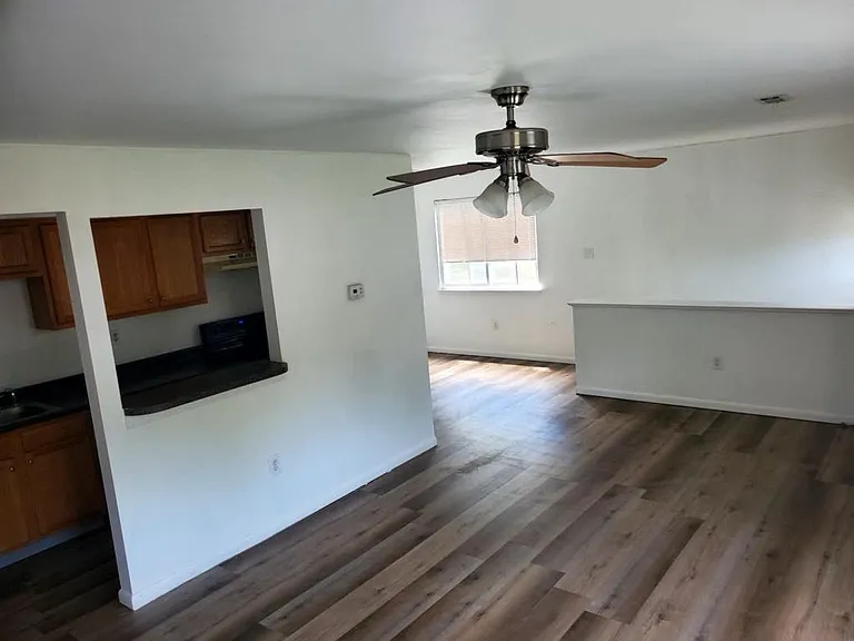 182 Michele Way — Photo 2