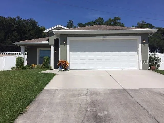 37150 Highland Bluff Cir — Photo 1
