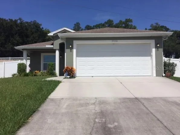 37150 Highland Bluff Cir, Dade City, FL 33523