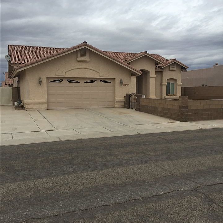 1st image of 10792 E 39th Pl