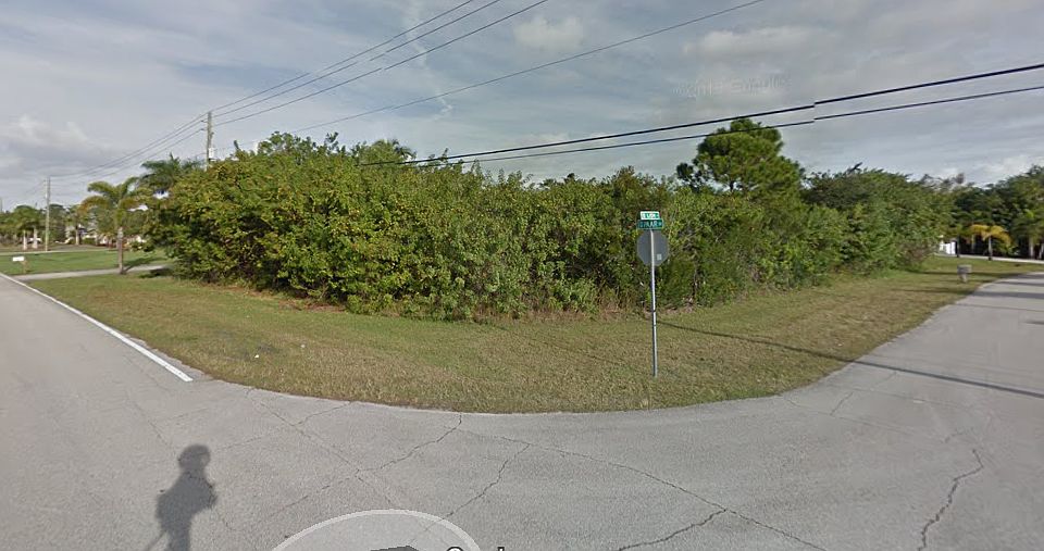 1st image of 196 SW Paar Dr