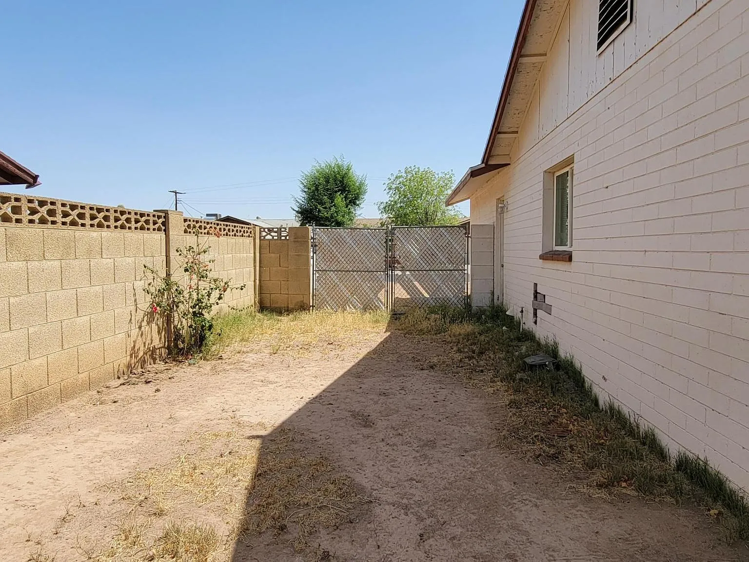 3 bed, 1408 sqft, $2,150 — Photo 4